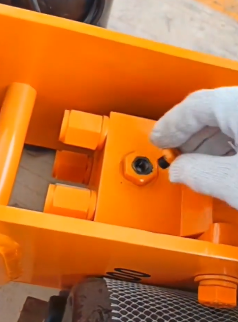 Excavator Pin Grabber Coupler