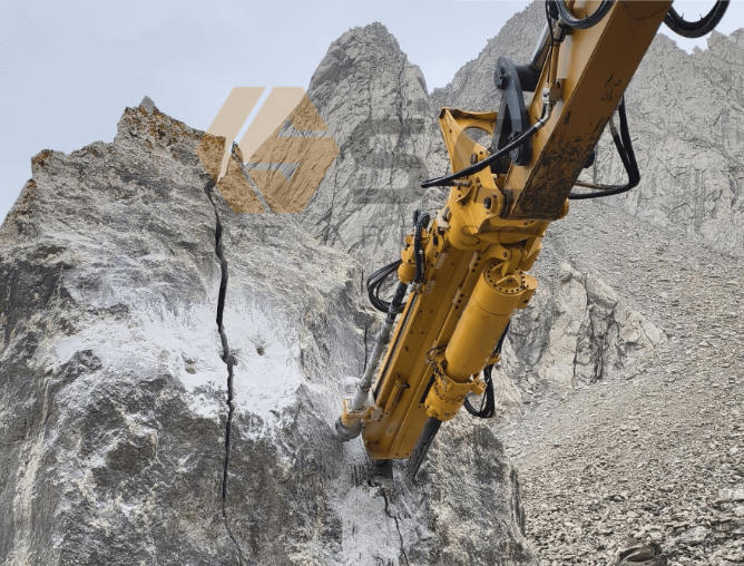 breaking-hard-rock-with-rock-drill-and-splitter-the-silent-and-powerful-solution.jpg